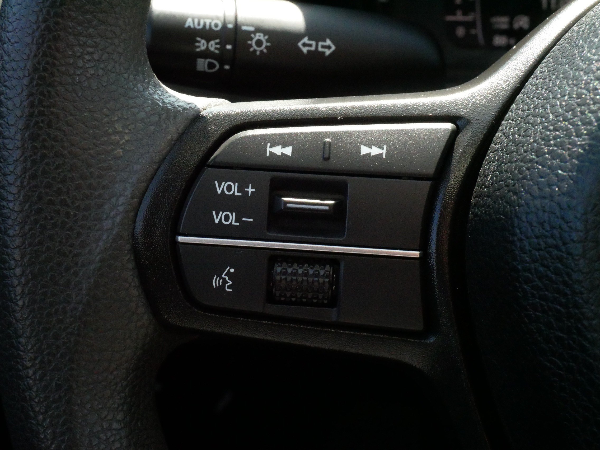 Certified 2023 Honda Accord EX image 28