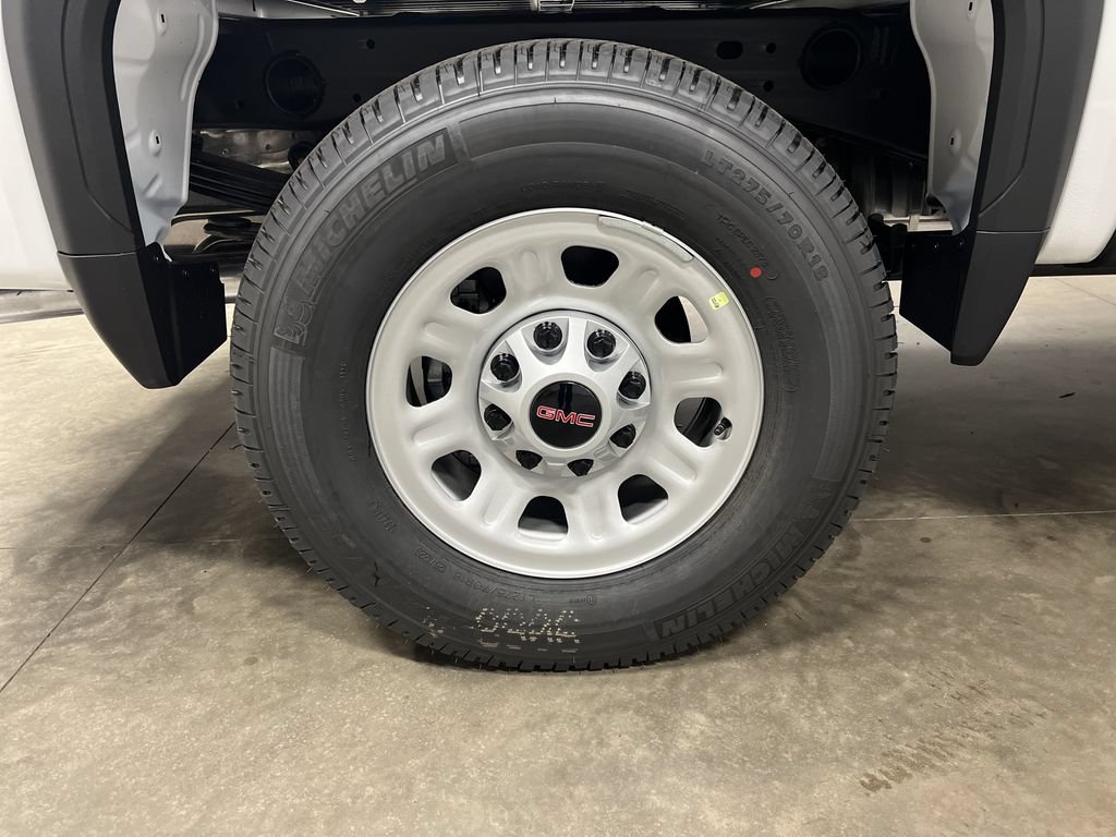 New 2026 GMC Sierra 2500 Pro w/ Convenience Package AWD/4WD image 9