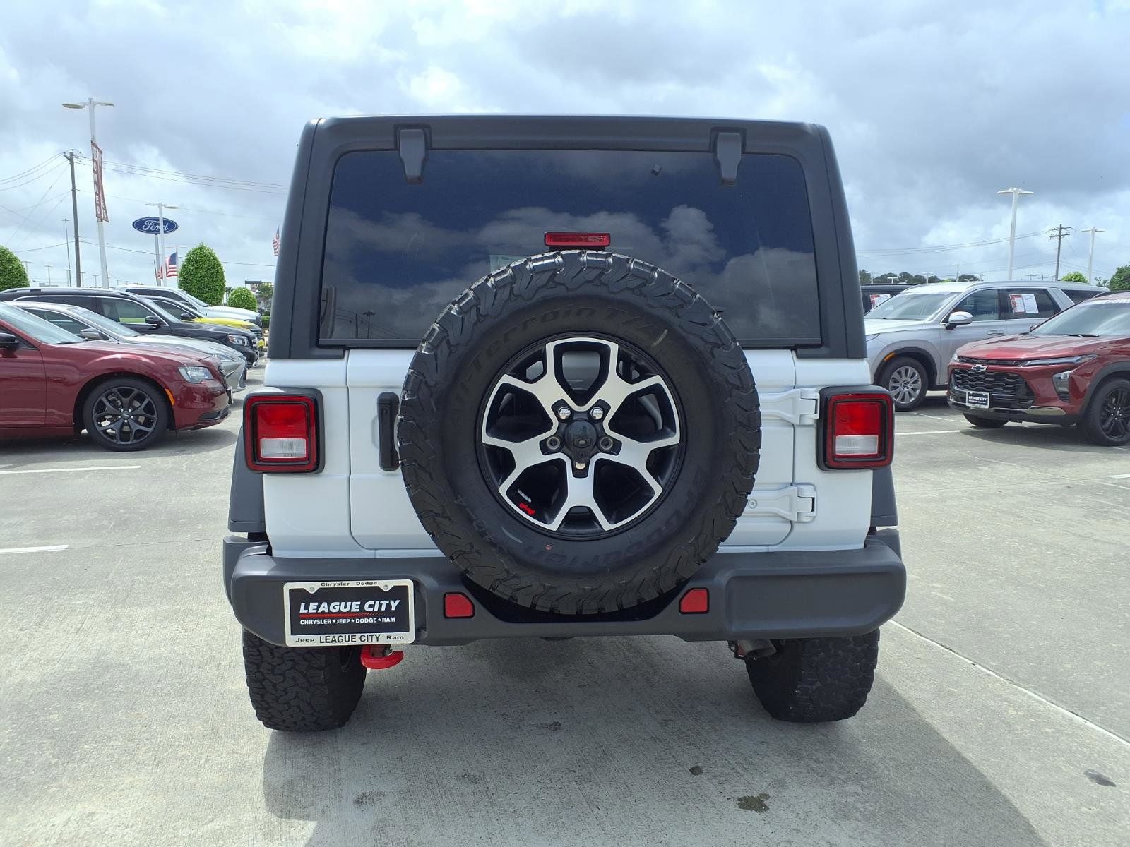 Used 2022 Jeep Wrangler Unlimited Rubicon AWD/4WD image 6