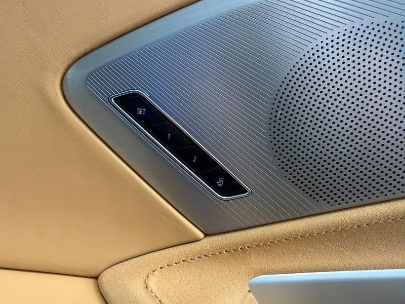 Used 2022 Chevrolet Corvette Stingray Premium Conv w/ Z51 Performance Package image 17