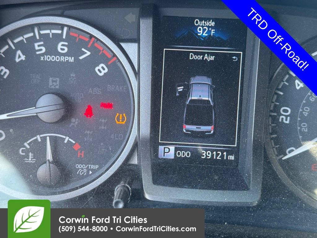 Used 2021 Toyota Tacoma TRD Off-Road w/ Technology Package AWD/4WD image 11