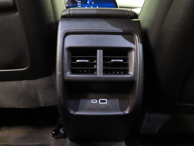 Certified 2025 Cadillac XT4 Premium Luxury image 28