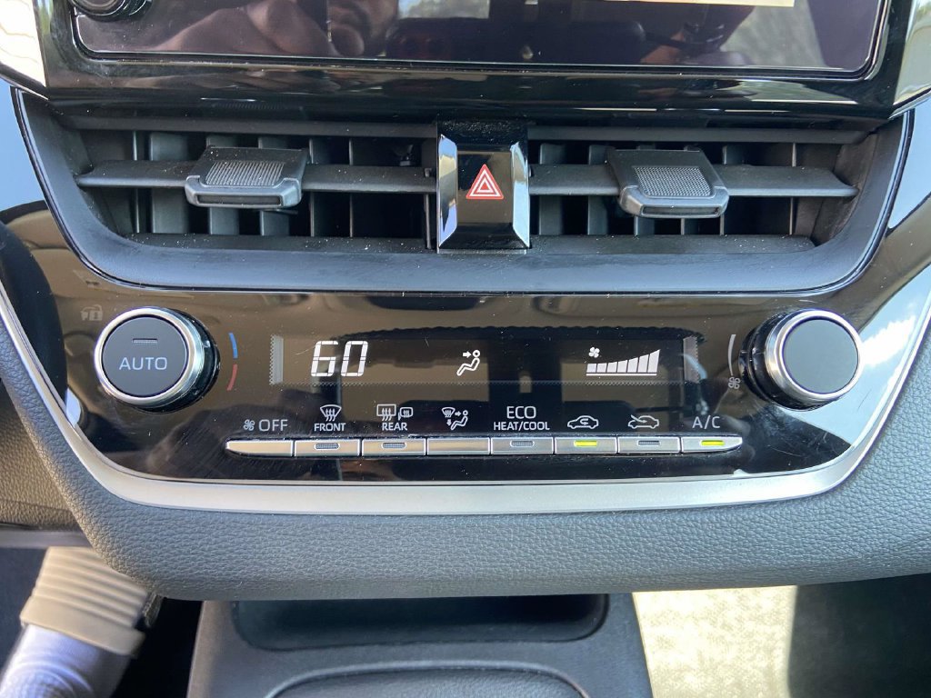 Used 2025 Toyota Corolla LE w/ Convenience Package FWD image 23