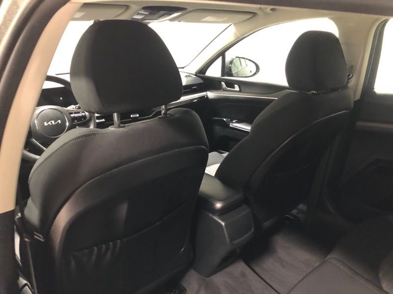 New 2025 Kia K5 LXS image 16