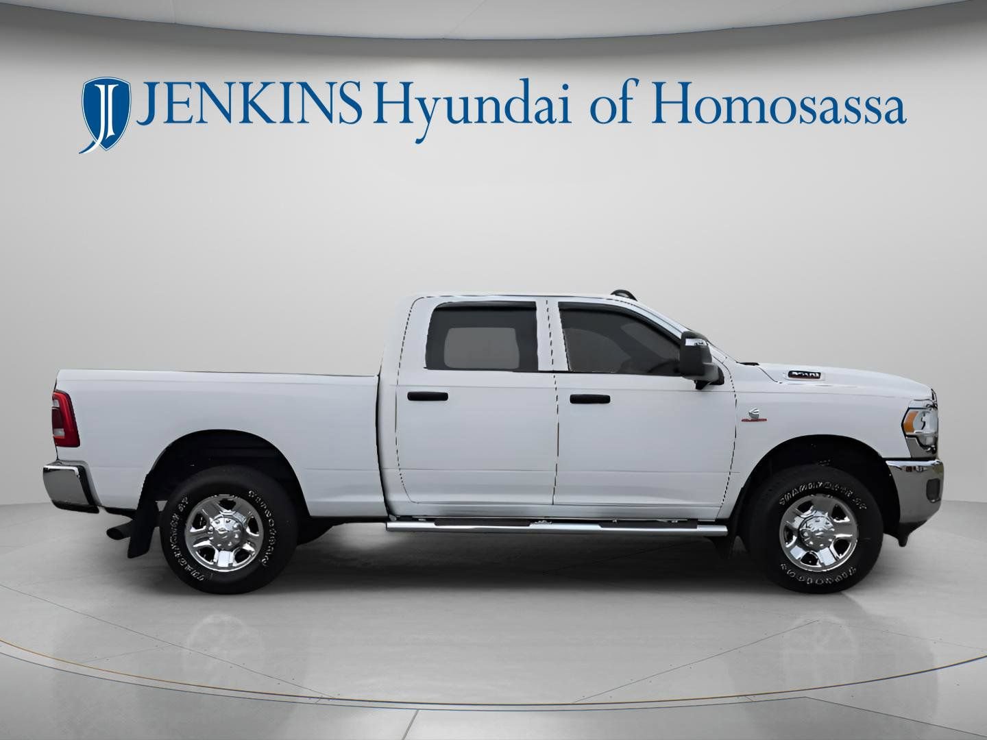 Used 2024 RAM 3500 Tradesman w/ Safety Group AWD/4WD image 2