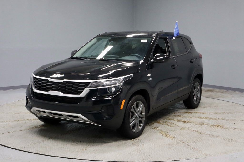 Used 2023 Kia Seltos LX image 7