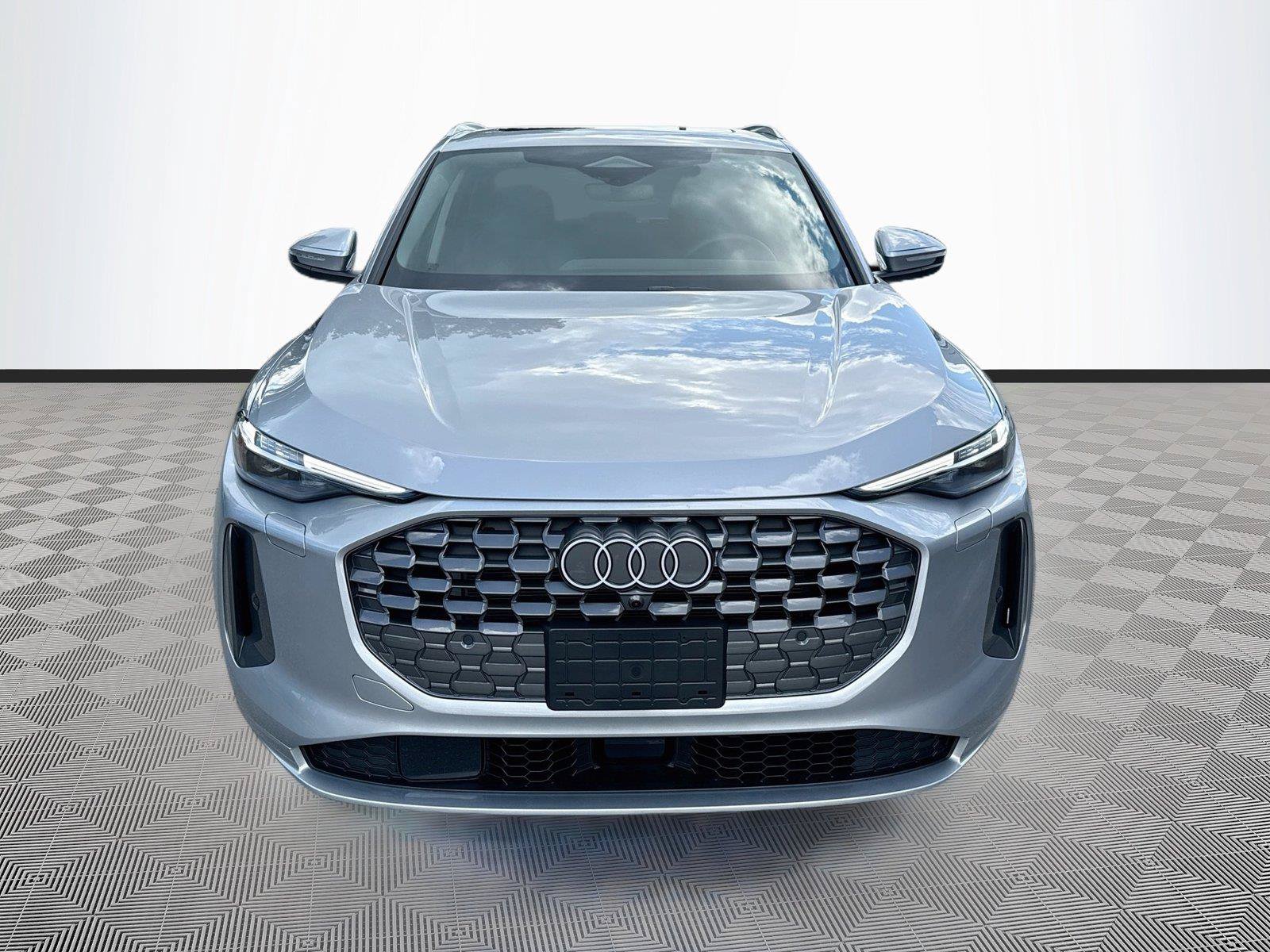 Used 2025 Audi Q5 Premium Plus AWD/4WD image 2