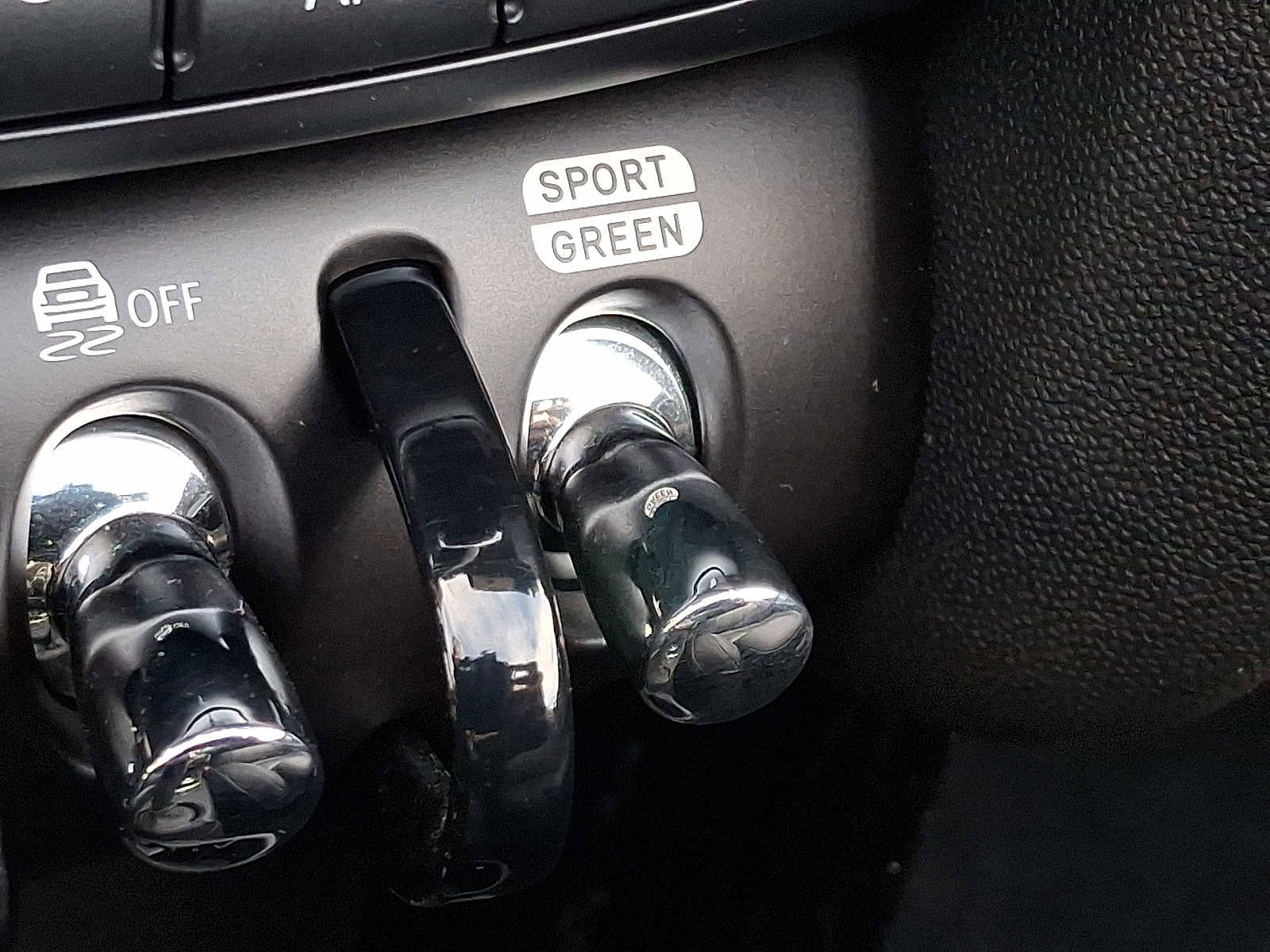 Used 2022 MINI Cooper S w/ Driver Assistance Package image 25