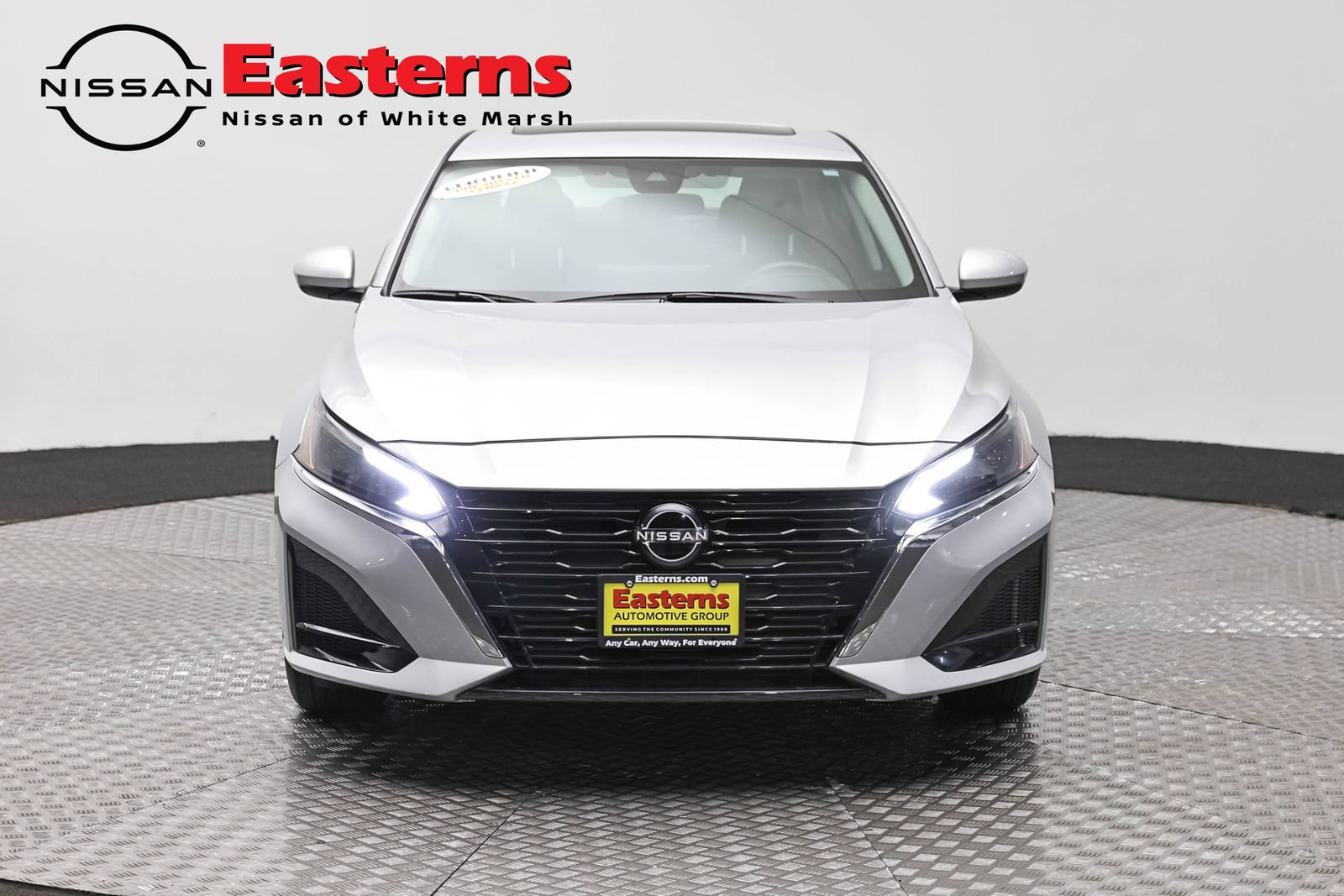 Used 2023 Nissan Altima 2.5 SV w/ SV Premium Package AWD/4WD image 2