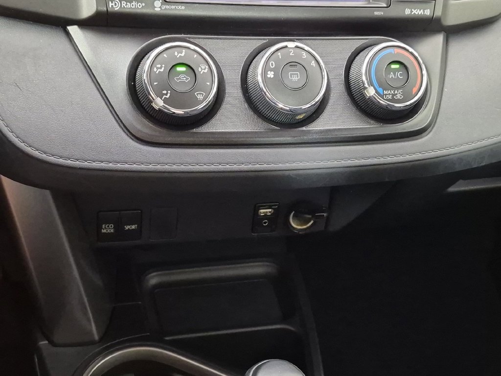 Used 2016 Toyota RAV4 LE FWD image 24