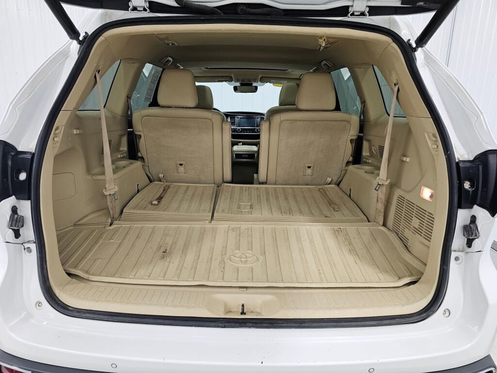 Used 2017 Toyota Highlander Limited AWD/4WD image 20