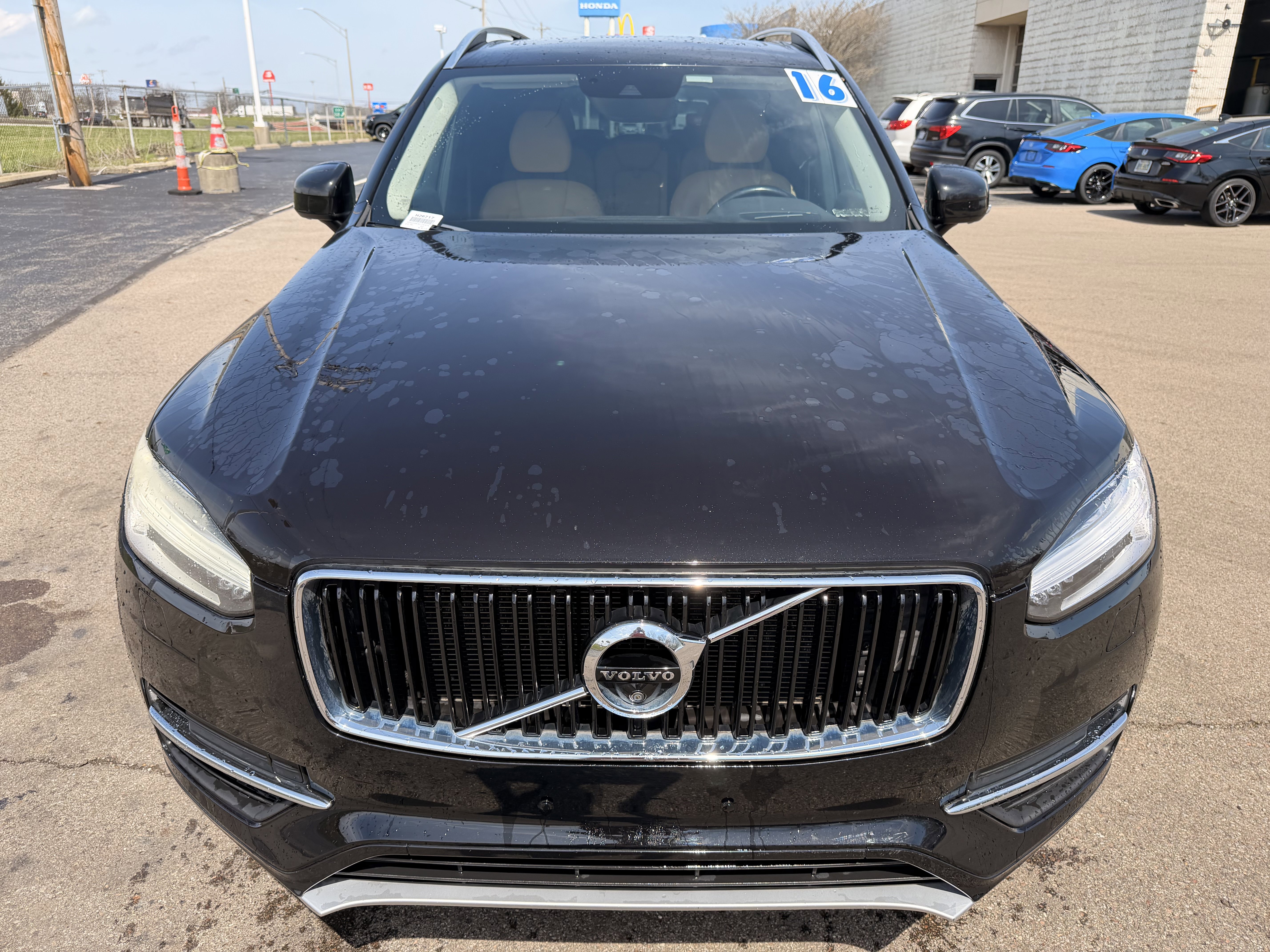 Used 2016 Volvo XC90 T6 Momentum w/ Momentum Plus Package image 8