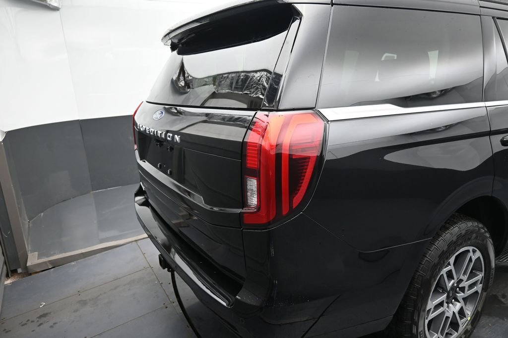 New 2026 Ford Expedition Active AWD/4WD image 12
