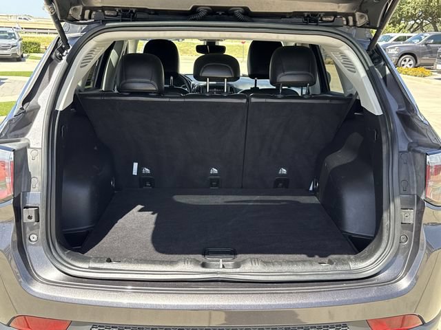 Used 2018 Jeep Compass Latitude w/ Popular Equipment Group FWD image 13