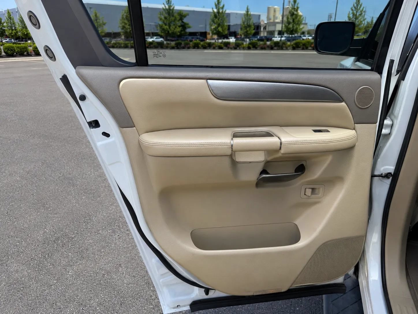 Used 2009 Nissan Armada SE RWD image 26