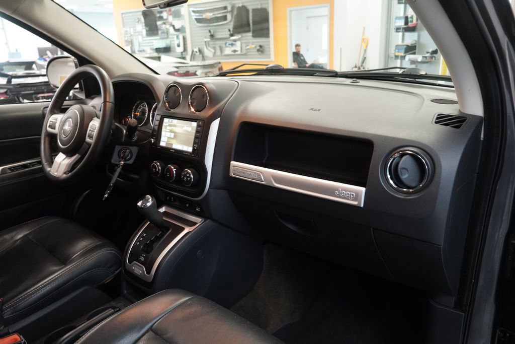 Used 2017 Jeep Compass High Altitude AWD/4WD image 34