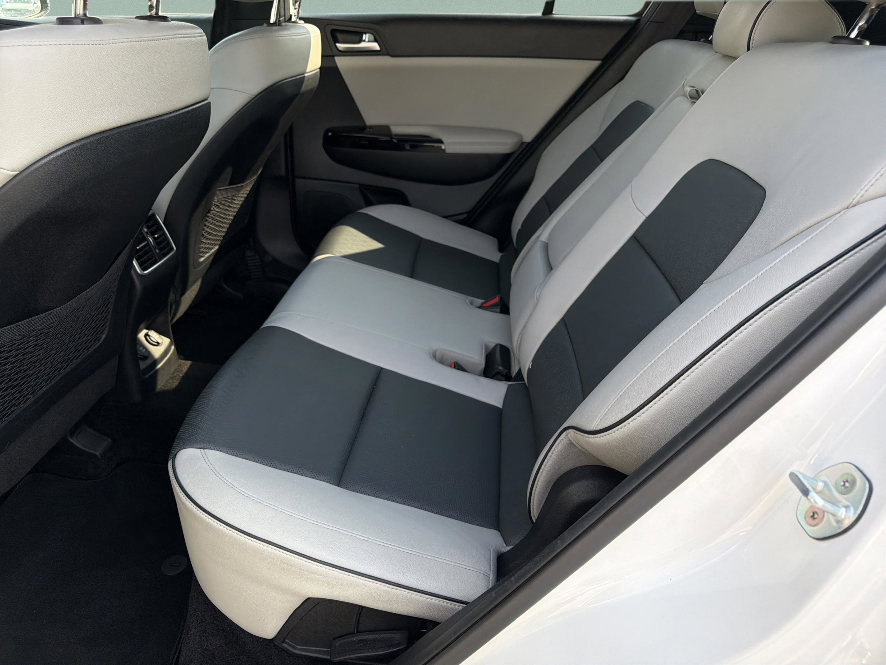 Used 2017 Kia Sportage SX image 32