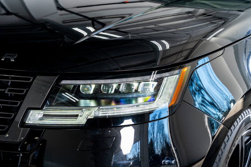 Used 2024 Land Rover Range Rover Autobiography image 13