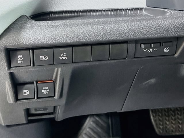 Used 2026 Toyota Sienna XLE FWD image 10