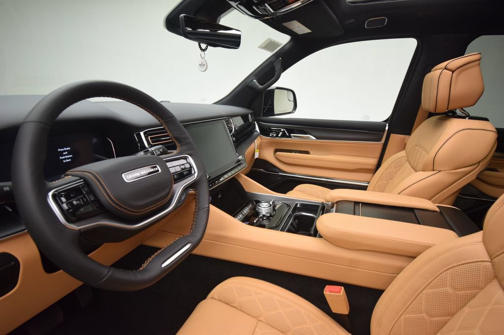New 2026 Jeep Grand Wagoneer L Summit AWD/4WD image 37