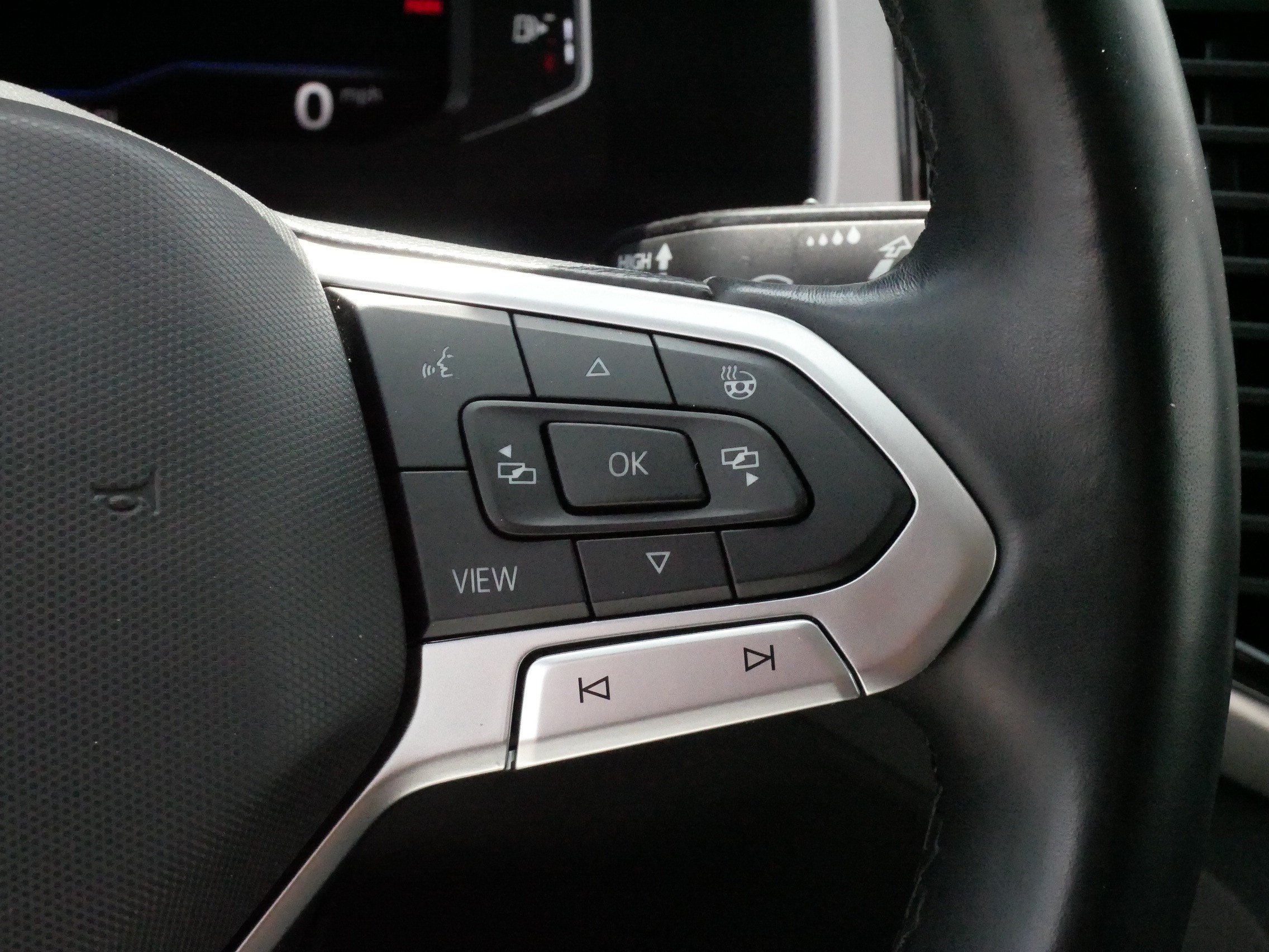 Used 2021 Volkswagen Atlas SEL AWD/4WD image 24