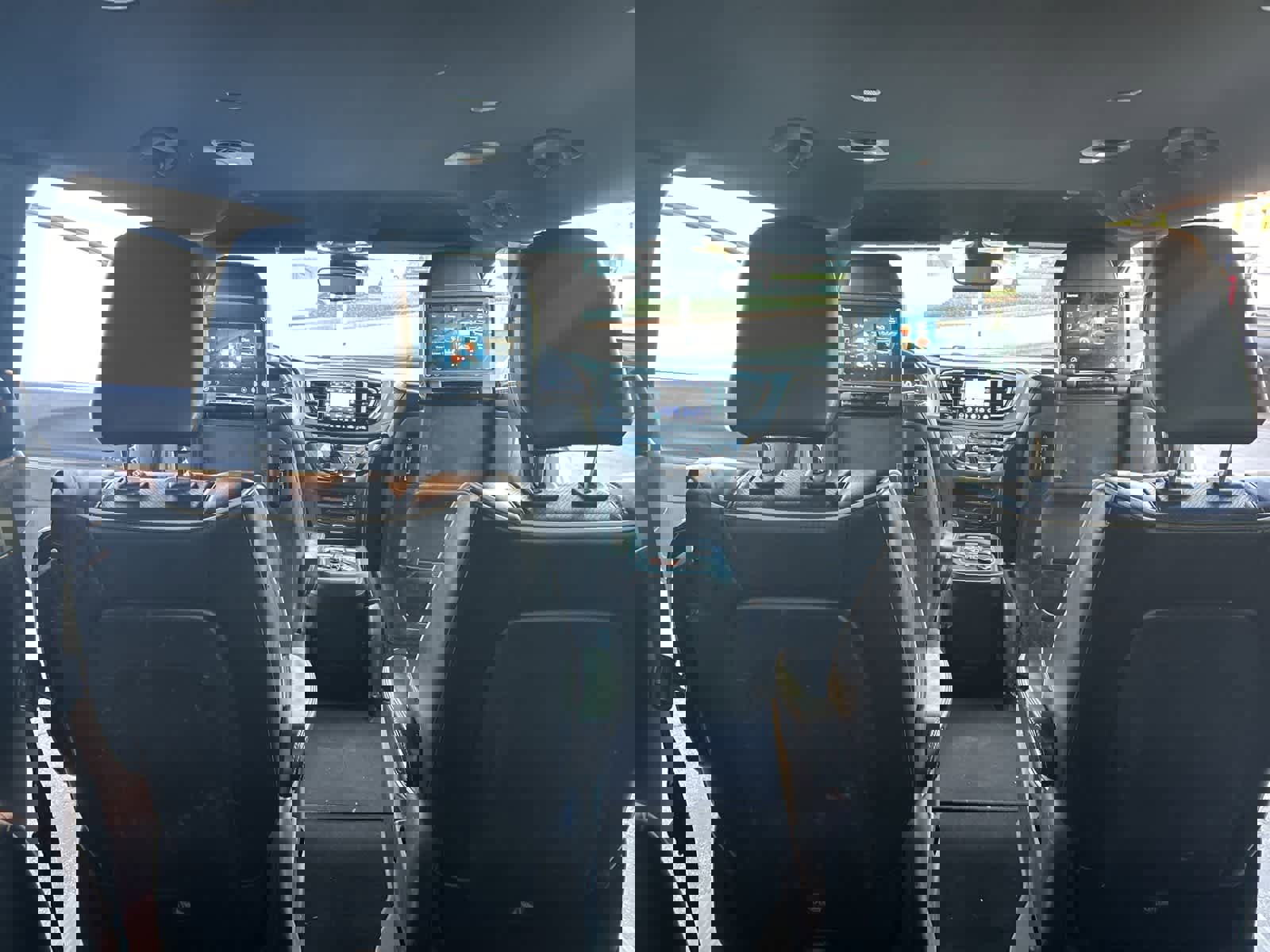 Used 2020 Chrysler Pacifica Limited w/ Advanced Safetytec Group image 34