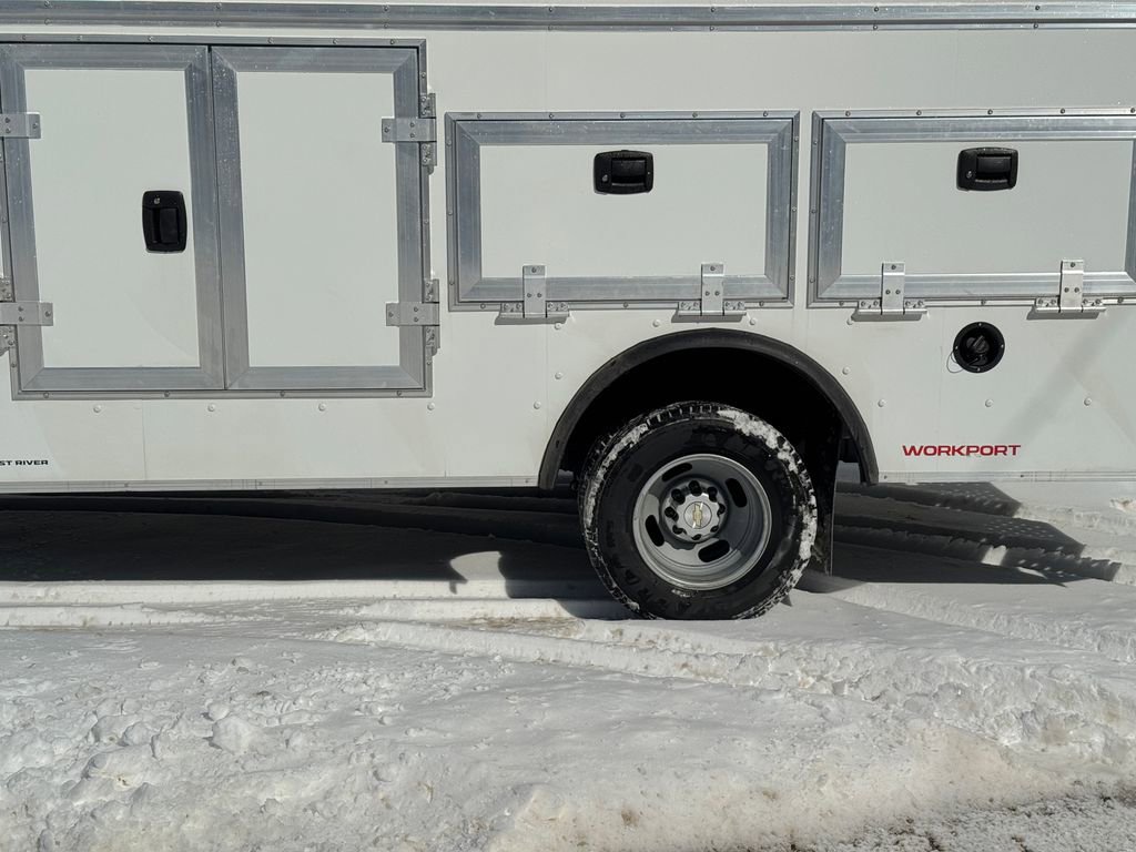 New 2026 Chevrolet Express 4500 w/ Power Convenience Package image 6