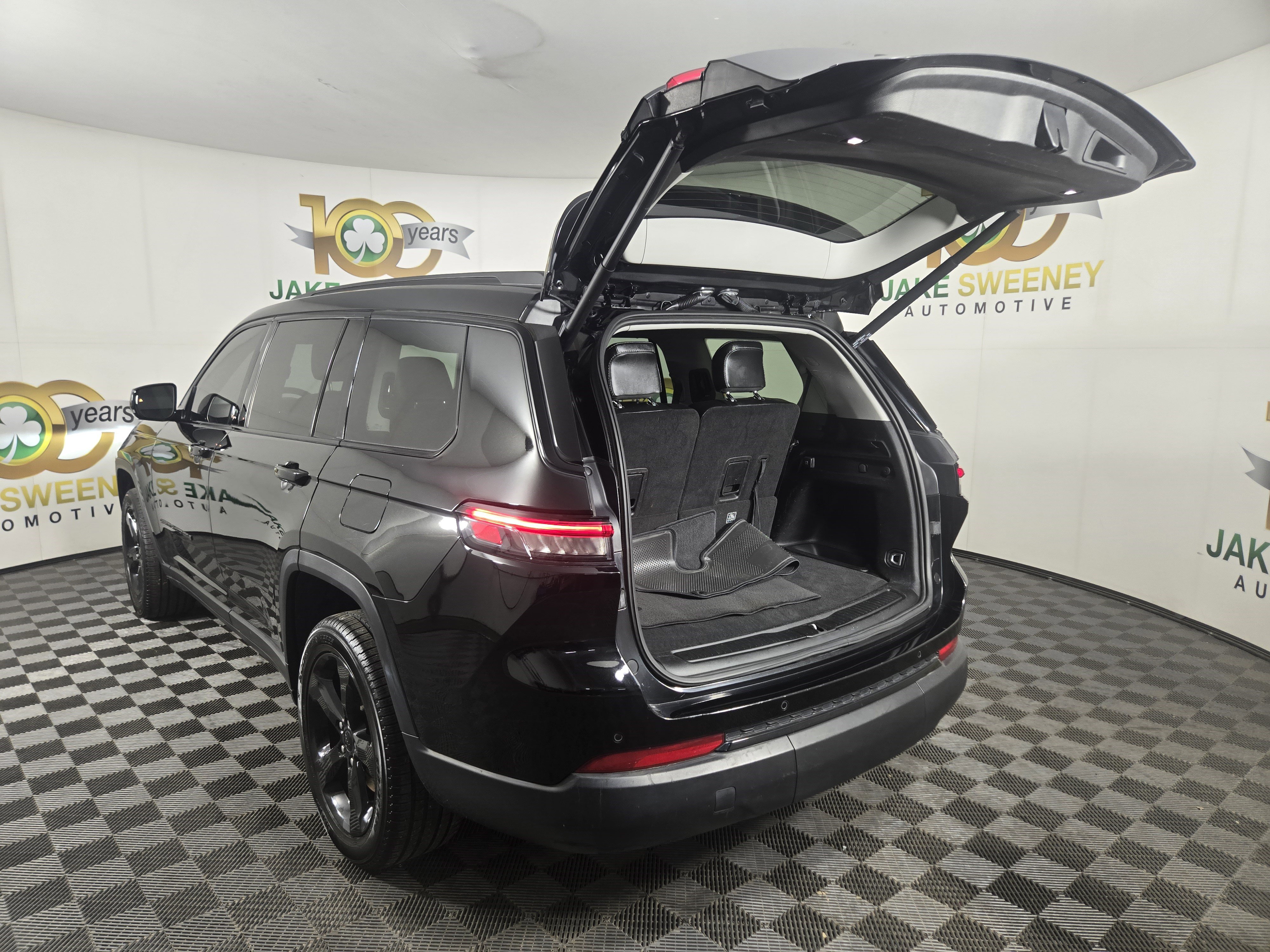 Certified 2023 Jeep Grand Cherokee L Limited w/ Luxury Tech Group II image 34