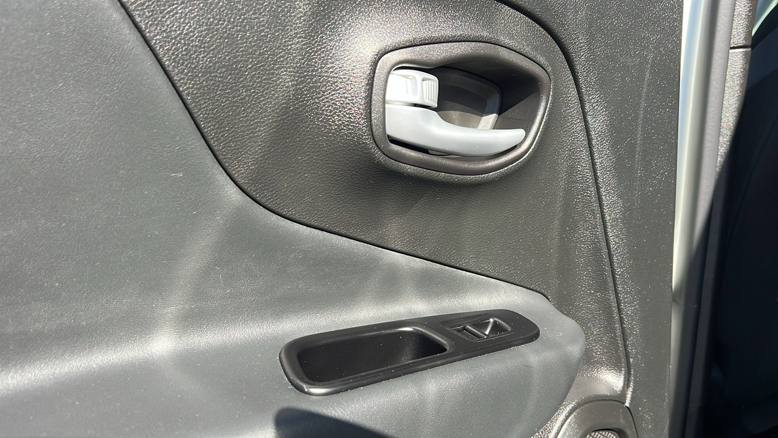 Used 2023 Jeep Renegade Trailhawk image 12