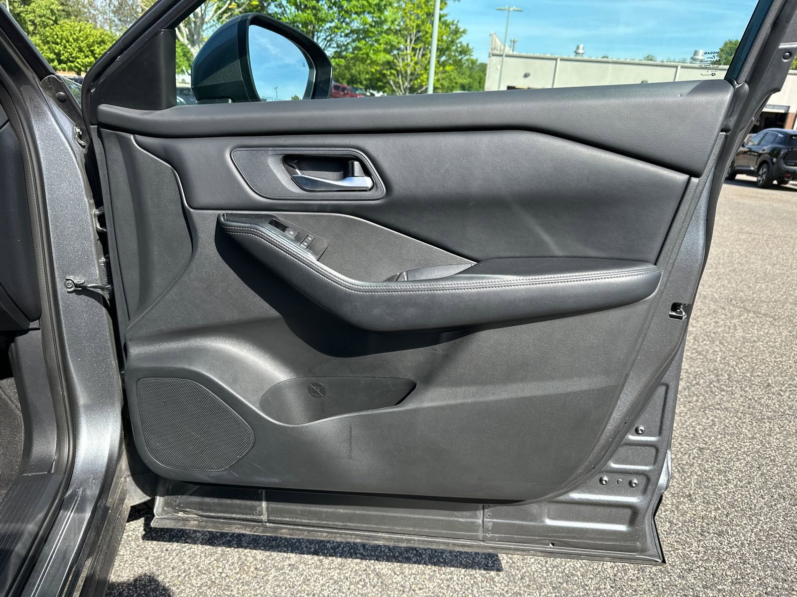 Certified 2024 Nissan Rogue SV FWD image 12