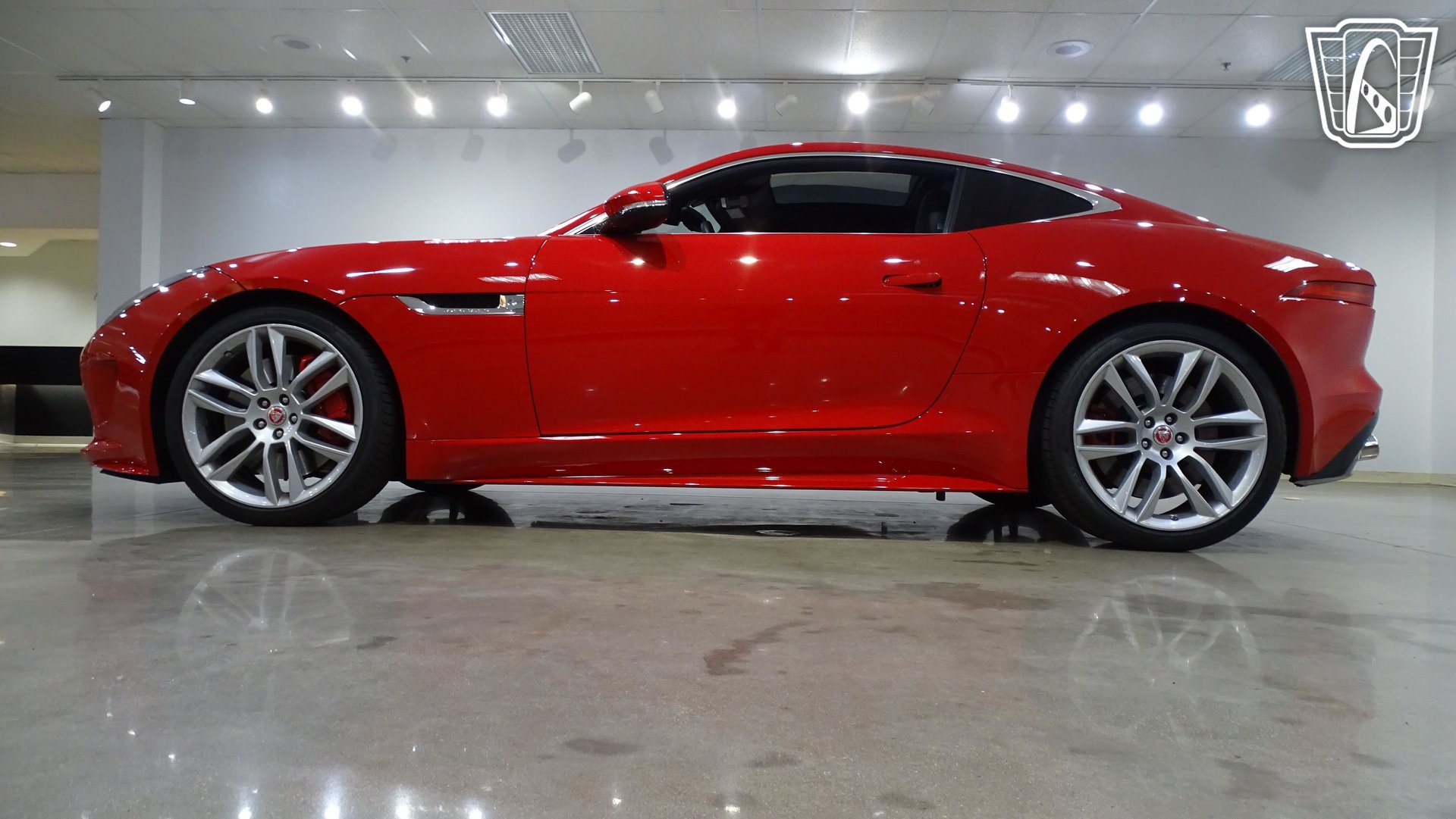Used 2016 Jaguar F-TYPE R AWD/4WD image 7