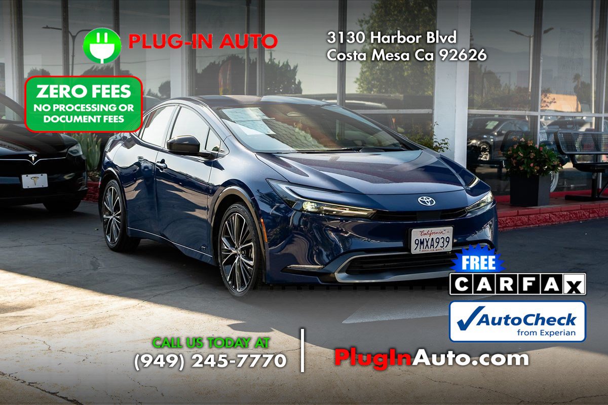 Used 2023 Toyota Prius XLE AWD/4WD image 3