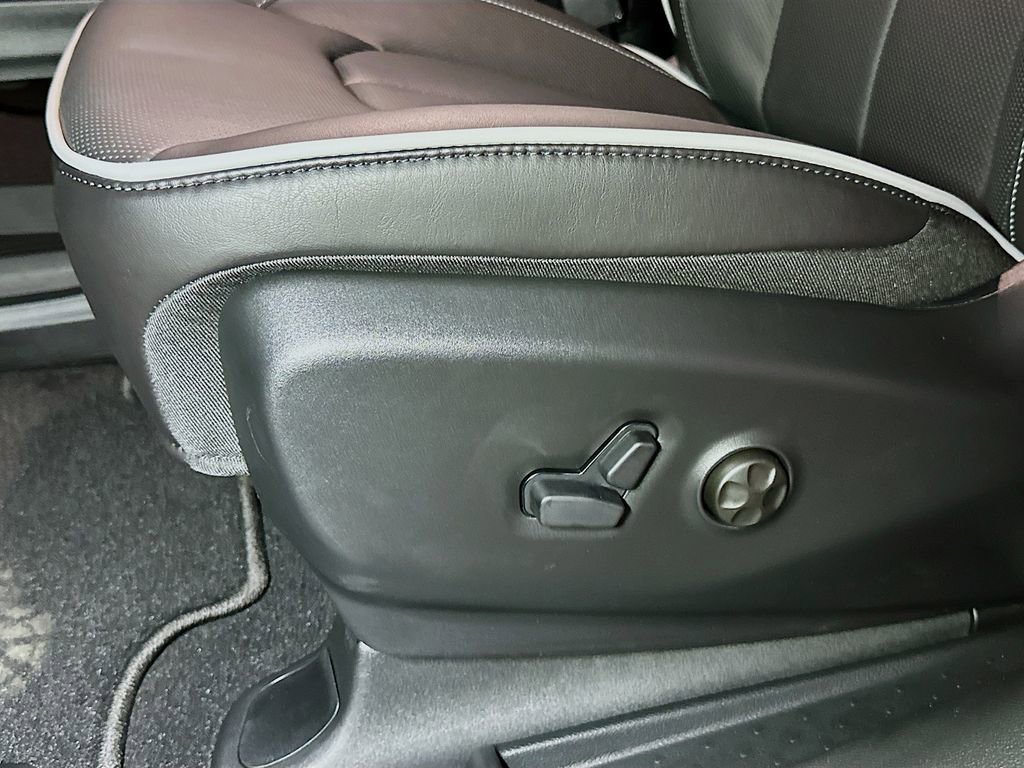 New 2026 Chrysler Pacifica Limited w/ S Appearance Package image 14