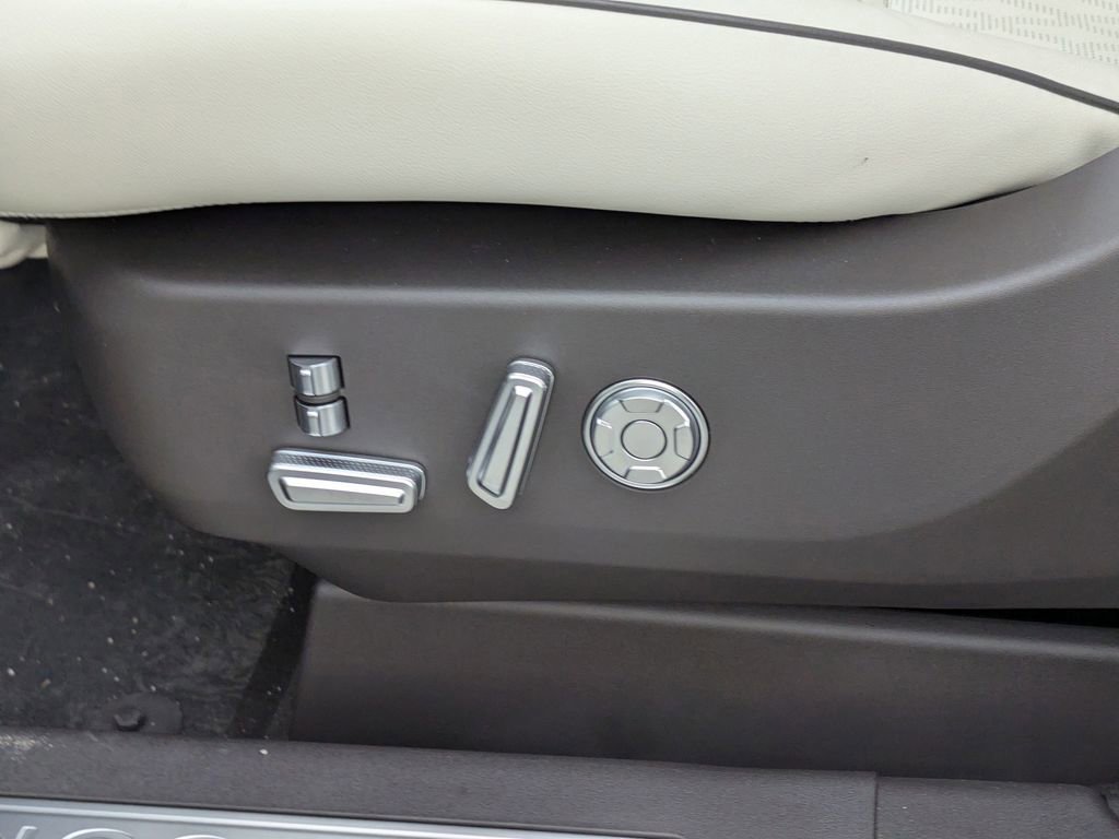 New 2026 Lincoln Nautilus Black Label w/ Jet Appearance Package image 23