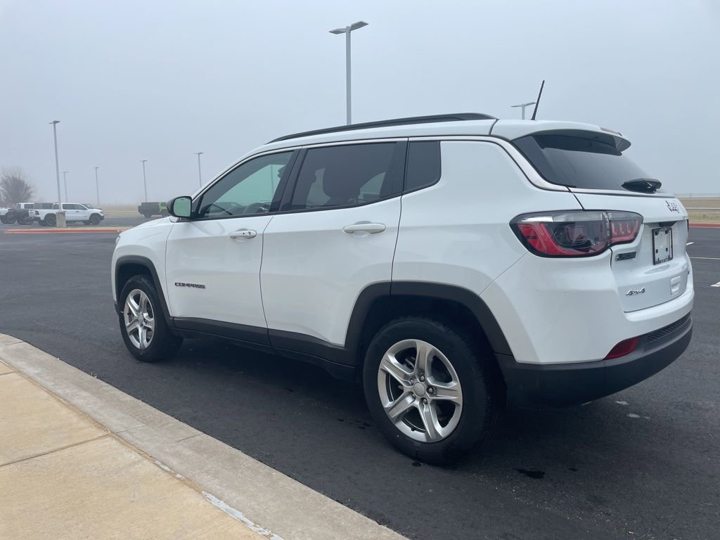 Used 2024 Jeep Compass Latitude image 5