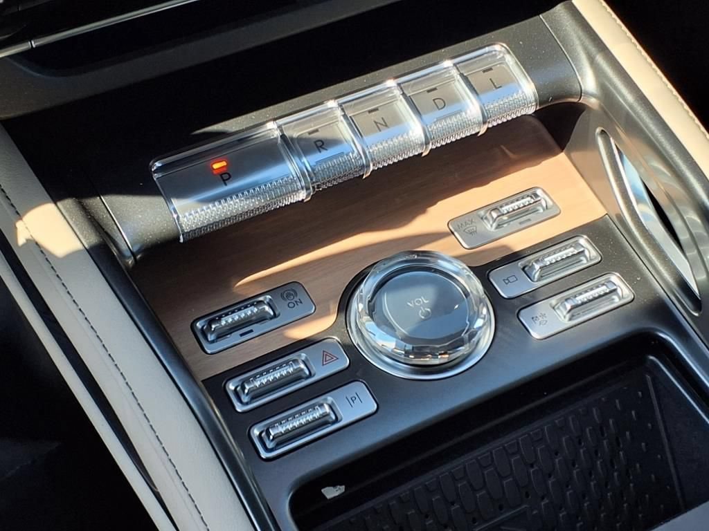New 2025 Lincoln Nautilus Reserve w/ Jet Appearance Package AWD/4WD image 22