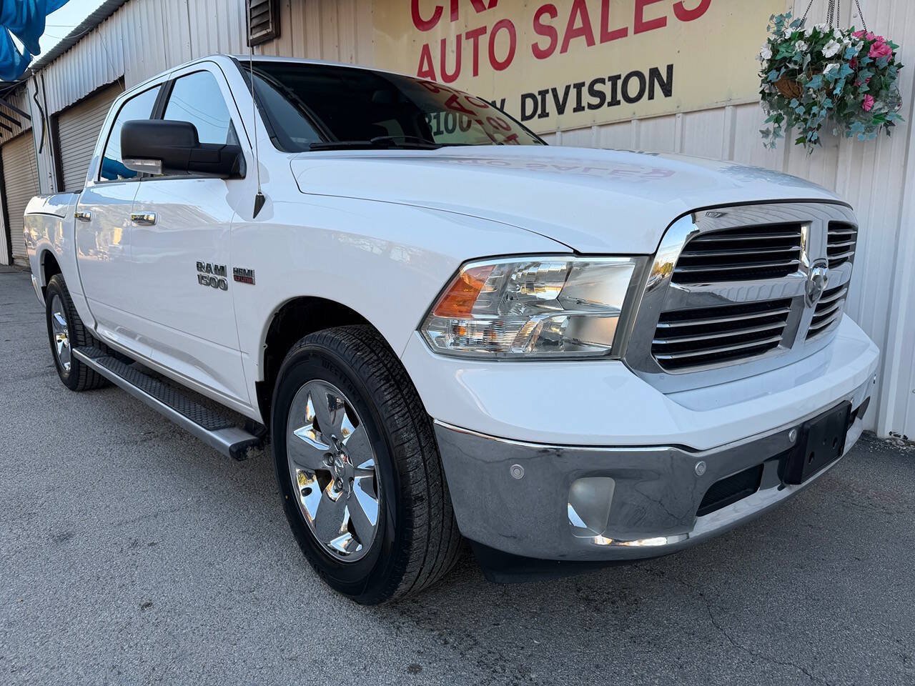 Used 2015 RAM 1500 Lone Star RWD image 1