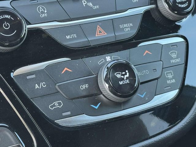 Used 2020 Chrysler Pacifica Touring-L Plus image 6