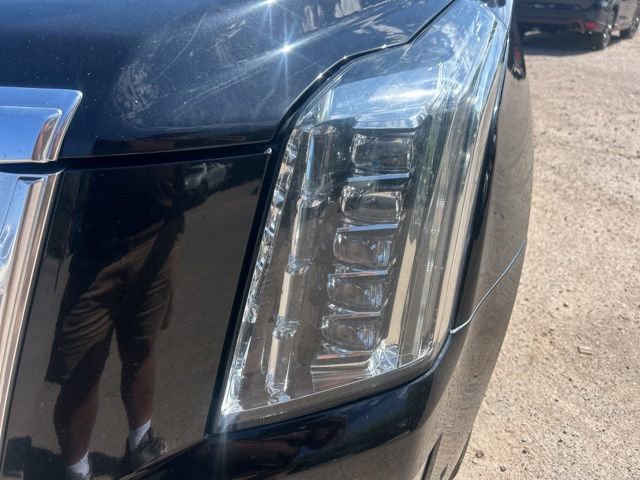 Used 2018 Cadillac Escalade ESV Luxury AWD/4WD image 9