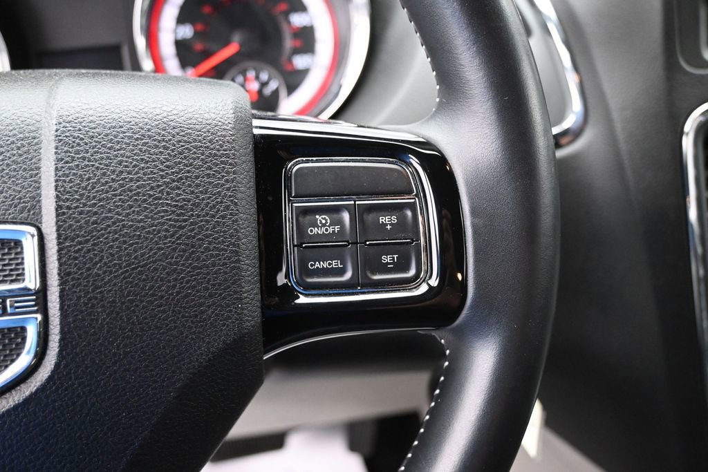 Used 2016 Dodge Grand Caravan SE FWD image 23