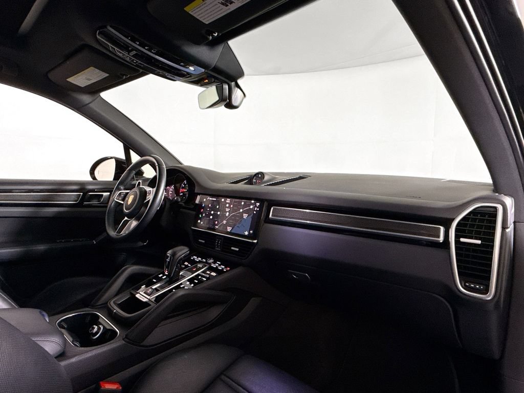Certified 2023 Porsche Cayenne Platinum Edition AWD/4WD image 17