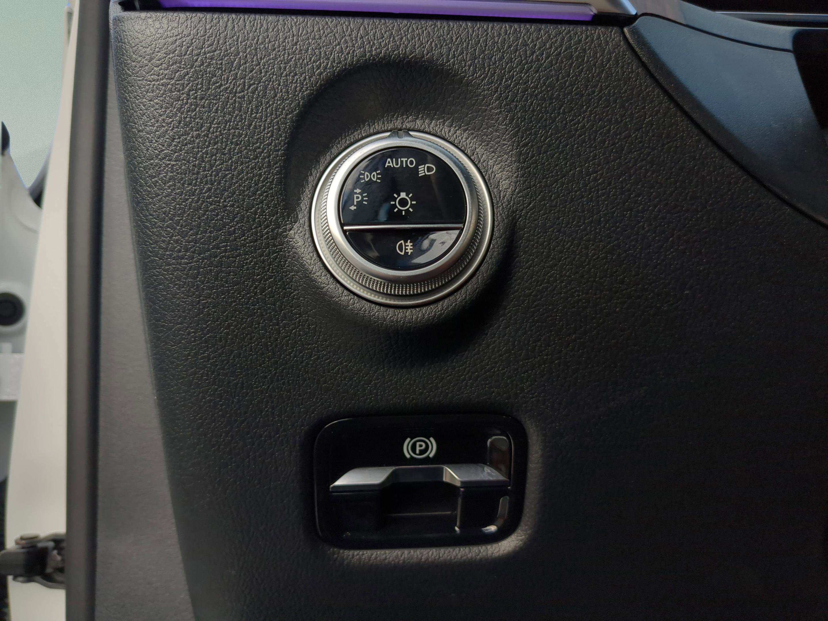 Certified 2025 Mercedes-Benz C 300 4MATIC Sedan image 17