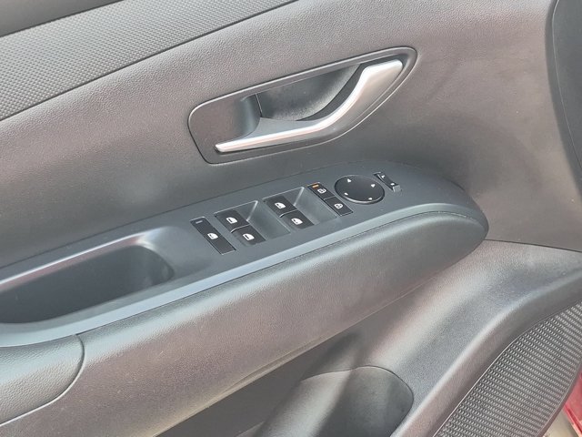 Used 2025 Hyundai Tucson SEL FWD image 9