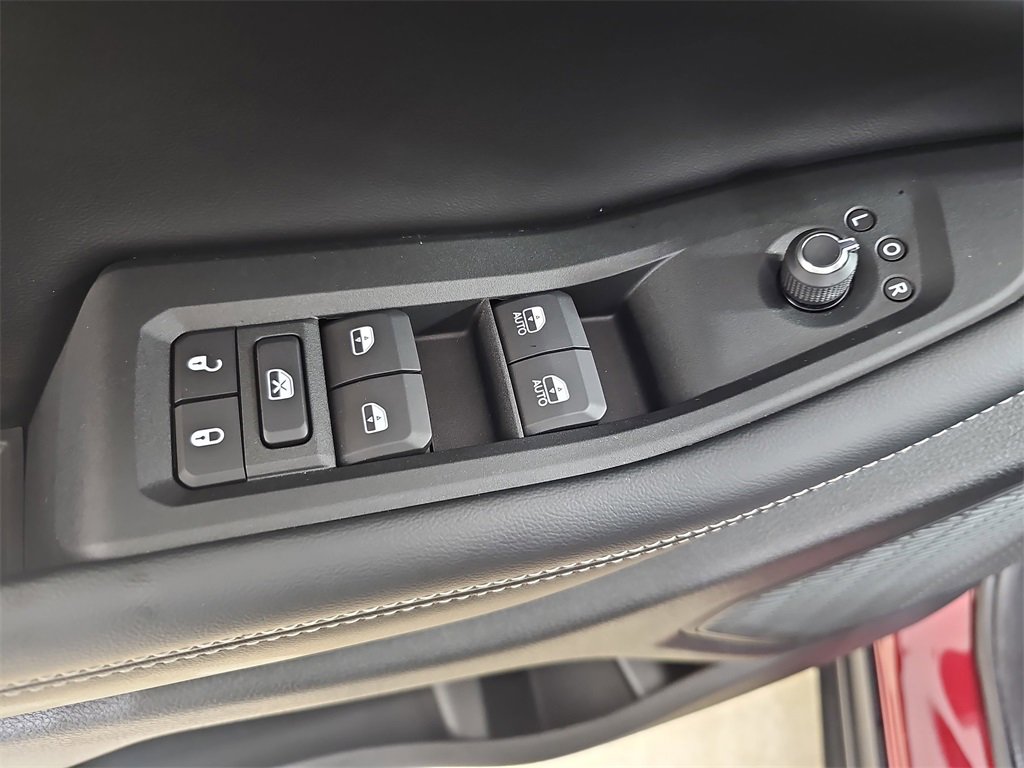 Used 2025 Jeep Grand Cherokee Limited image 32