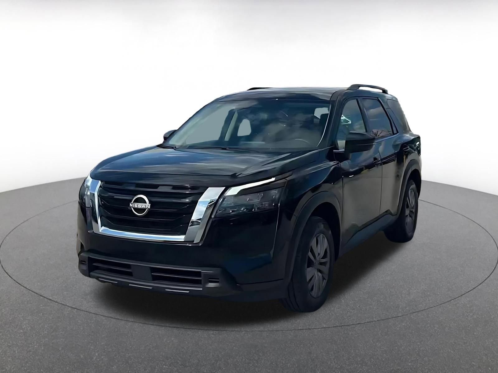 Used 2025 Nissan Pathfinder SV image 7