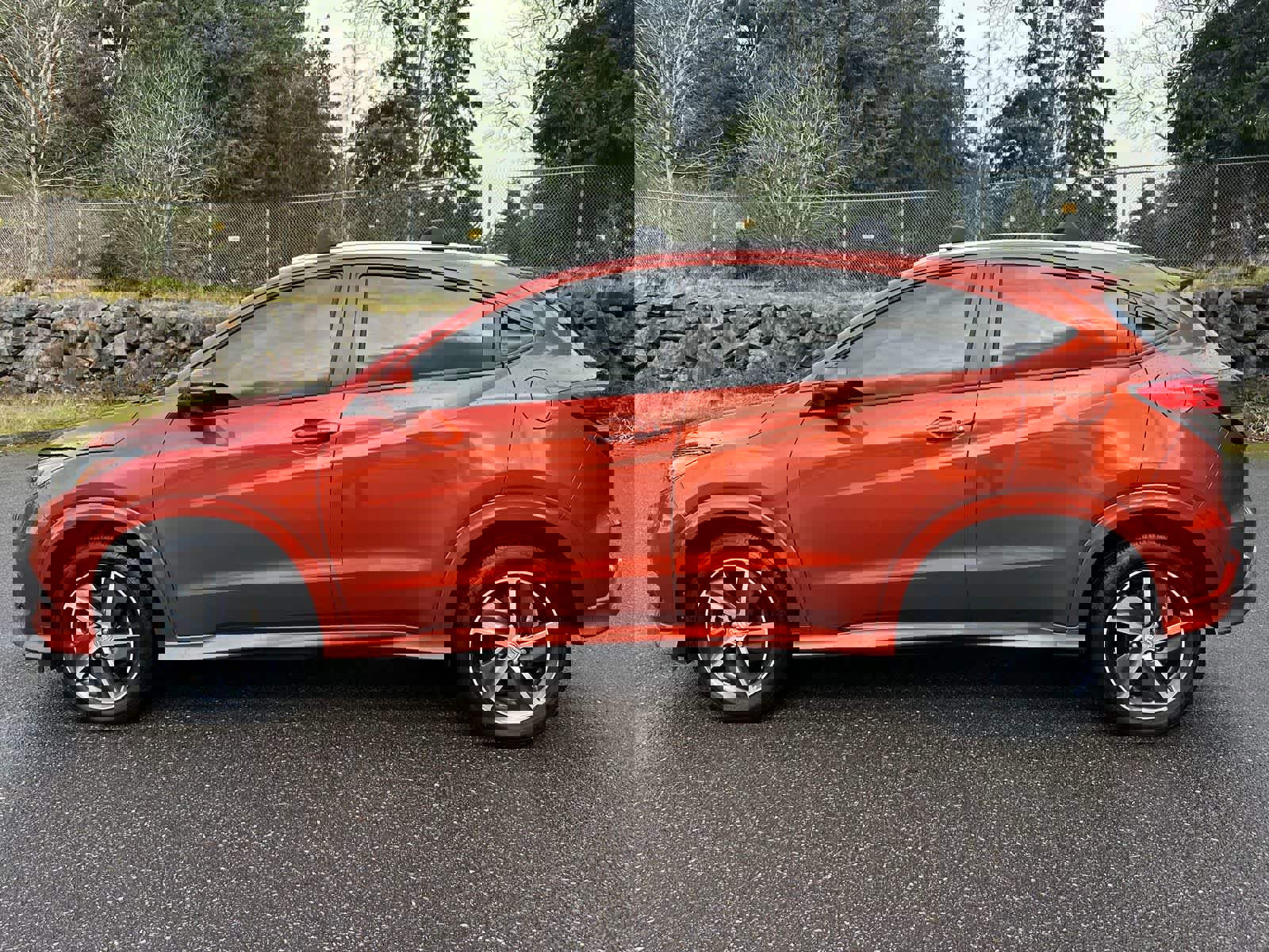 Used 2020 Honda HR-V Touring image 2