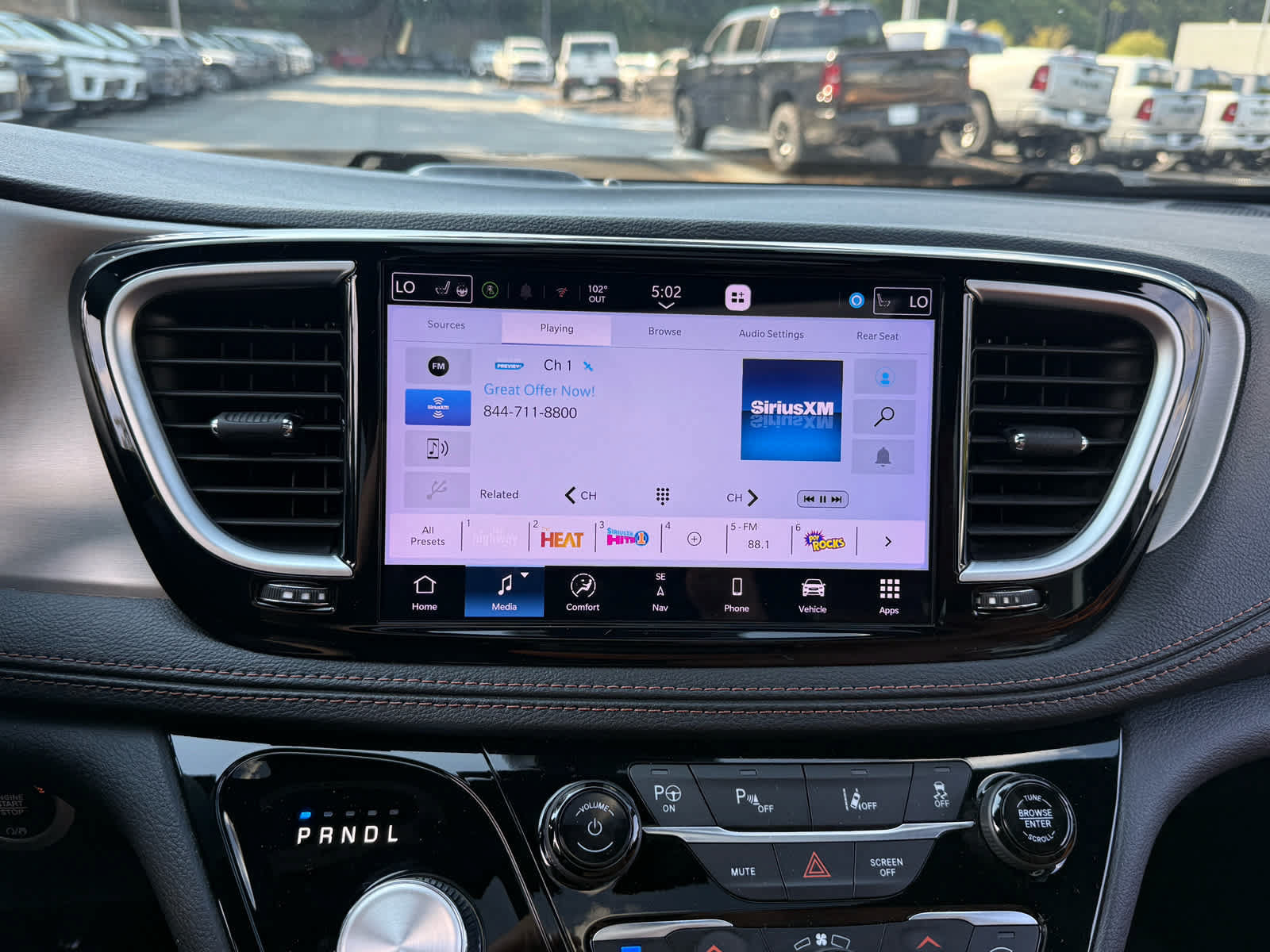 Used 2025 Chrysler Pacifica Pinnacle FWD image 18