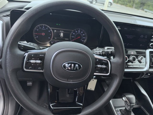 Used 2021 Kia Sorento LX image 9