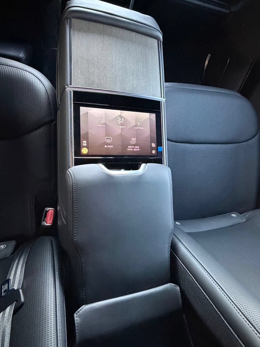 New 2026 Land Rover Range Rover SV image 30