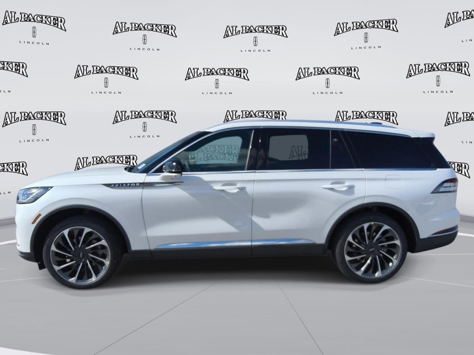 New 2026 Lincoln Aviator Reserve AWD/4WD image 2